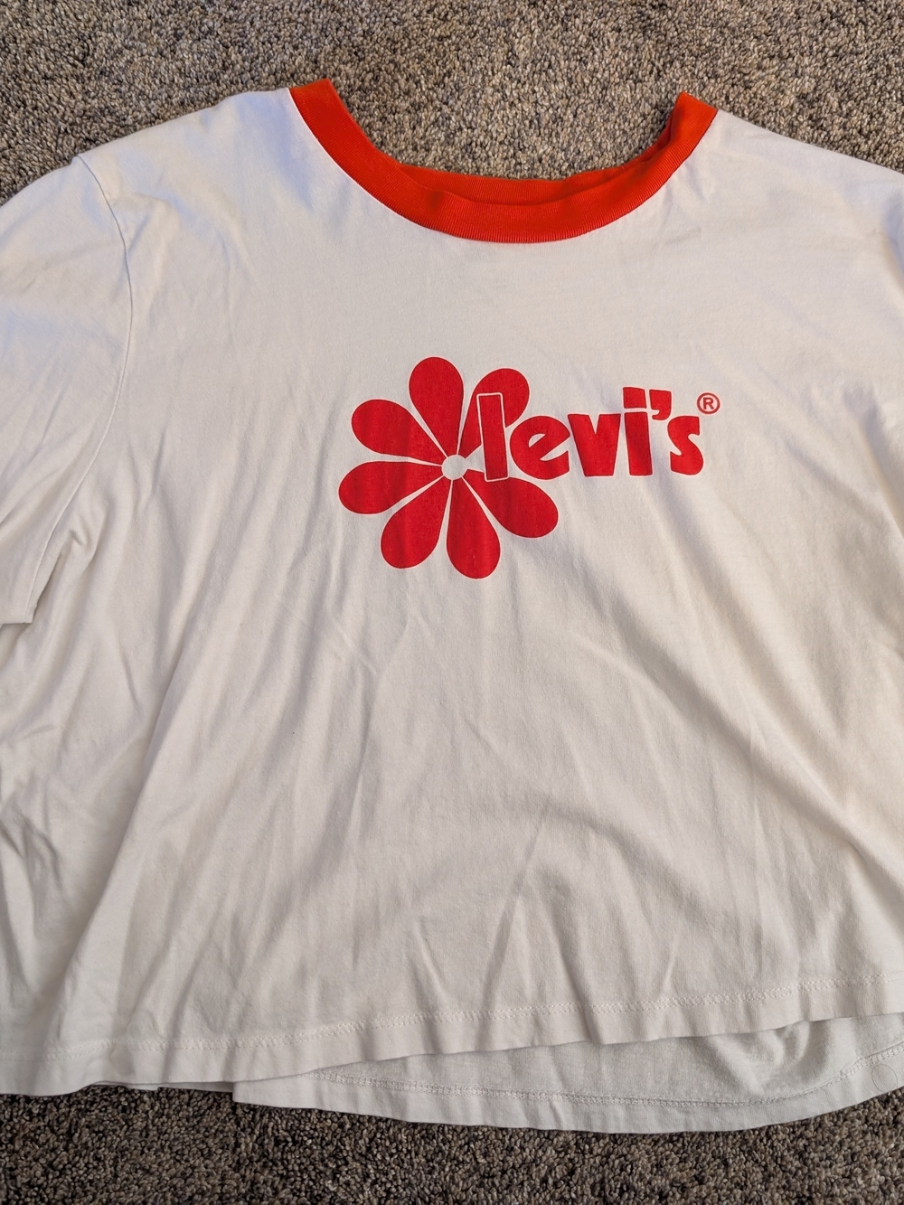 🌼 Junior's Levi's White Tee with Orange Flower Logo Size 1X EUC